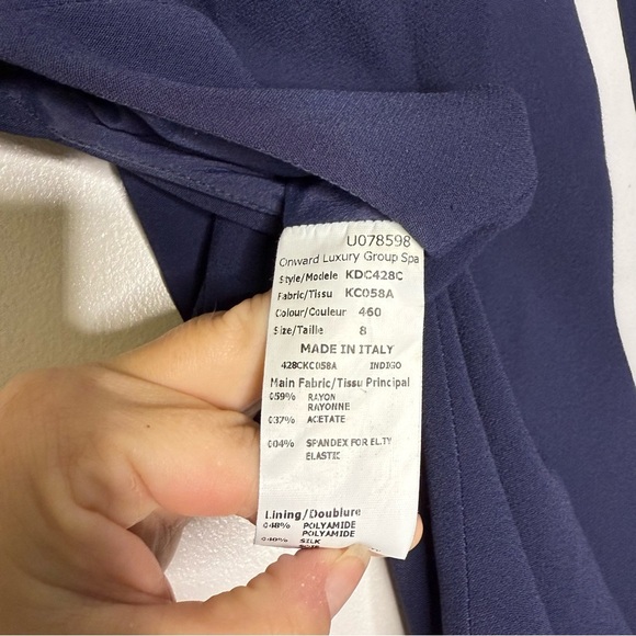 Michael Kors Collection Scoop Neck Designer Cap Sleeve
Navy Dress Career Size 8 - Picture 3 of 5